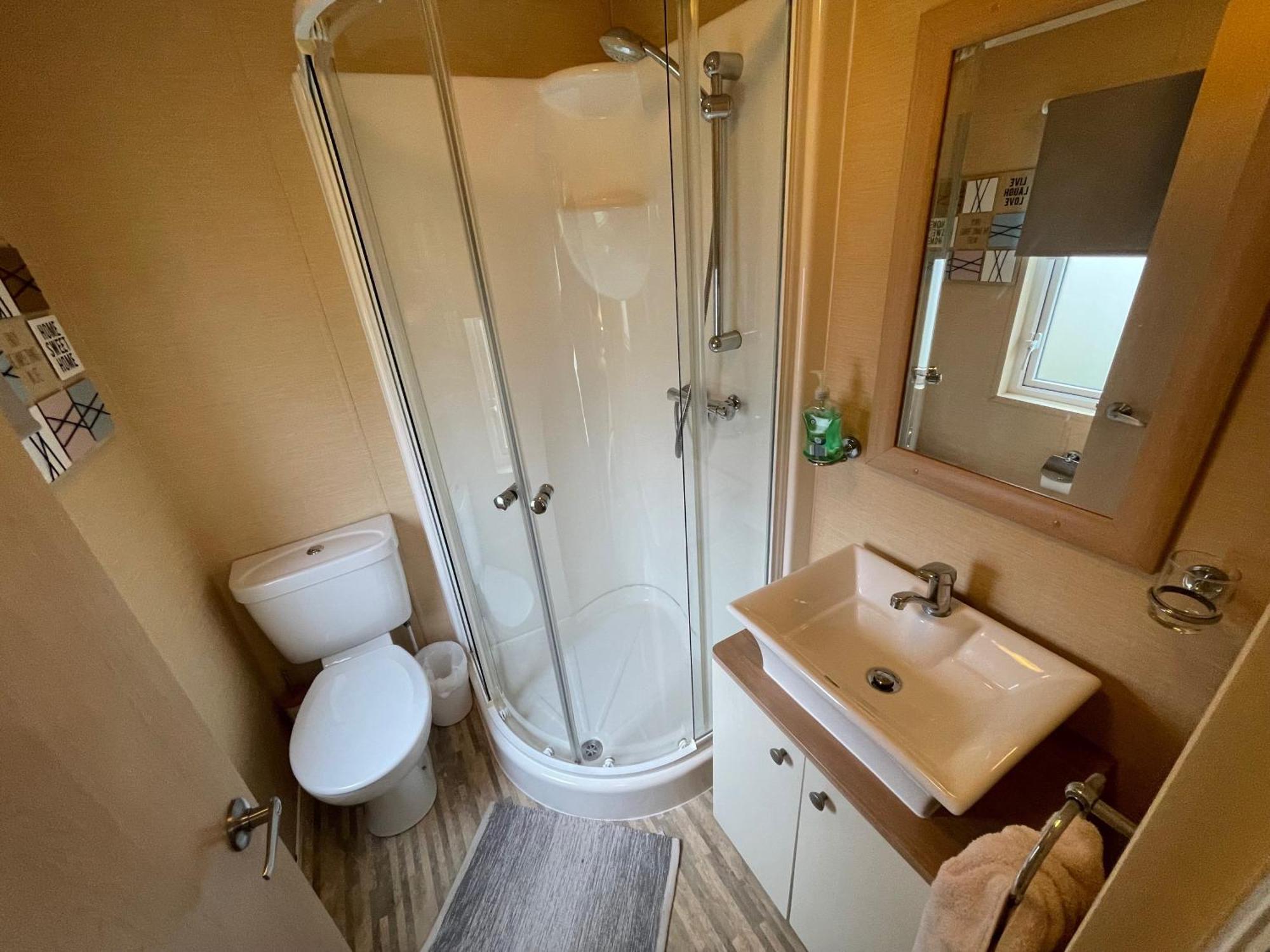 Luxury Lakeside Lodge L2 With Hot Tub Situated At Tattershall Lakes Country Park Ngoại thất bức ảnh