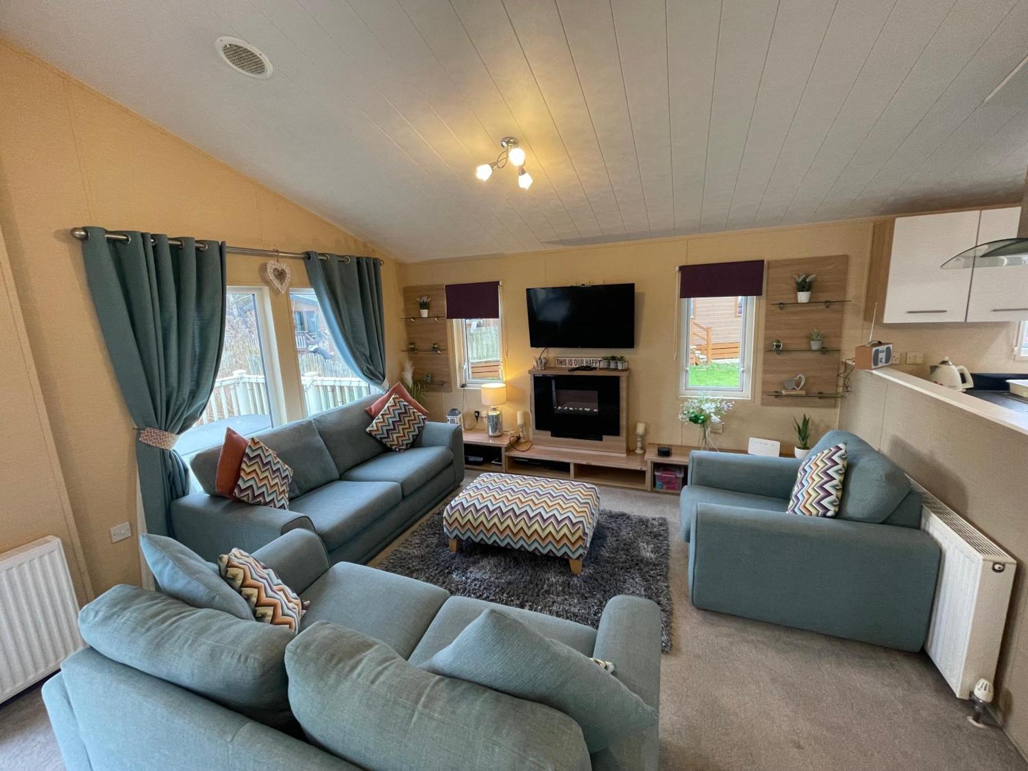 Luxury Lakeside Lodge L2 With Hot Tub Situated At Tattershall Lakes Country Park Ngoại thất bức ảnh